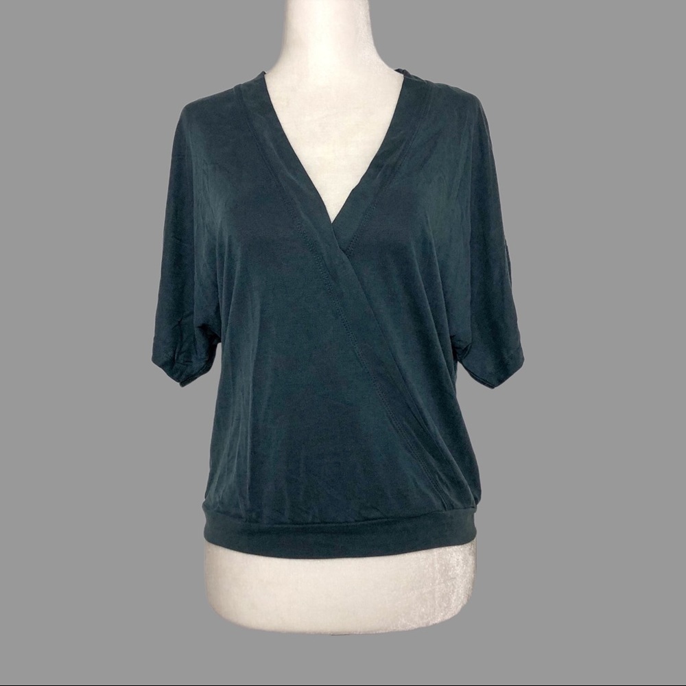 🧡 XS 🧡 NWT Anthro Top Surplice Flutter Sleeves